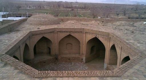 عکس کاروانسرای تاریخی شیخ علی خان زنگنه