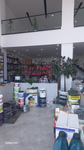 عکس فروشگاه رنگ و ابزار و مصالح ساختمانی بحری