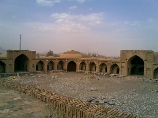 عکس کاروانسرای تاریخی شیخ علی خان زنگنه