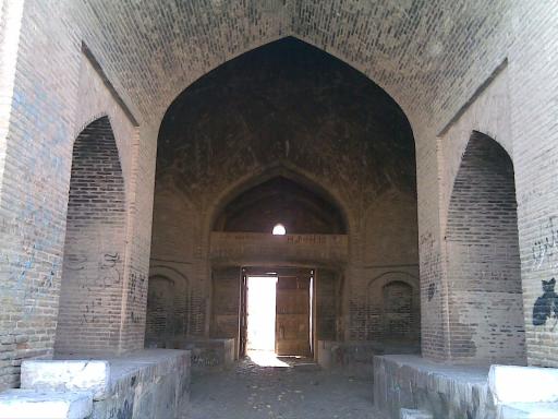 عکس کاروانسرای تاریخی شیخ علی خان زنگنه