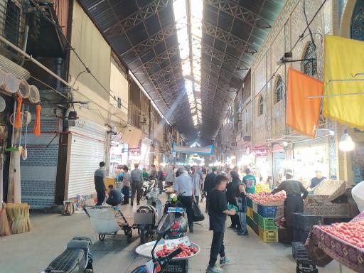 بازار سنتی میوه و تره‌بار قزوین