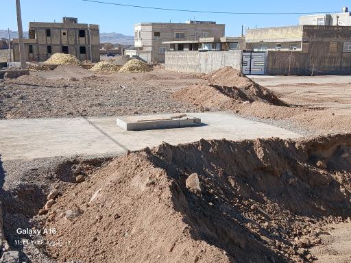 عکس آرامگاه مذنب آباده ای شاعر معروف آباده