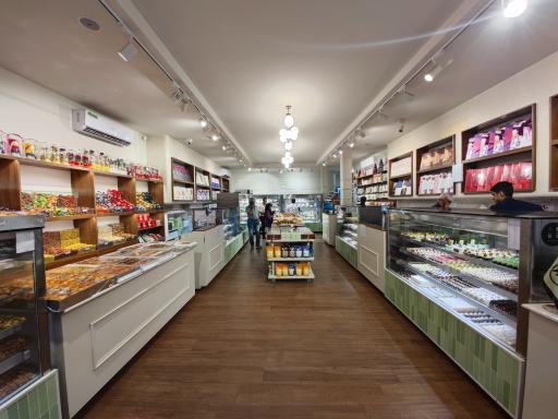 عکس قنادی برگ سبز