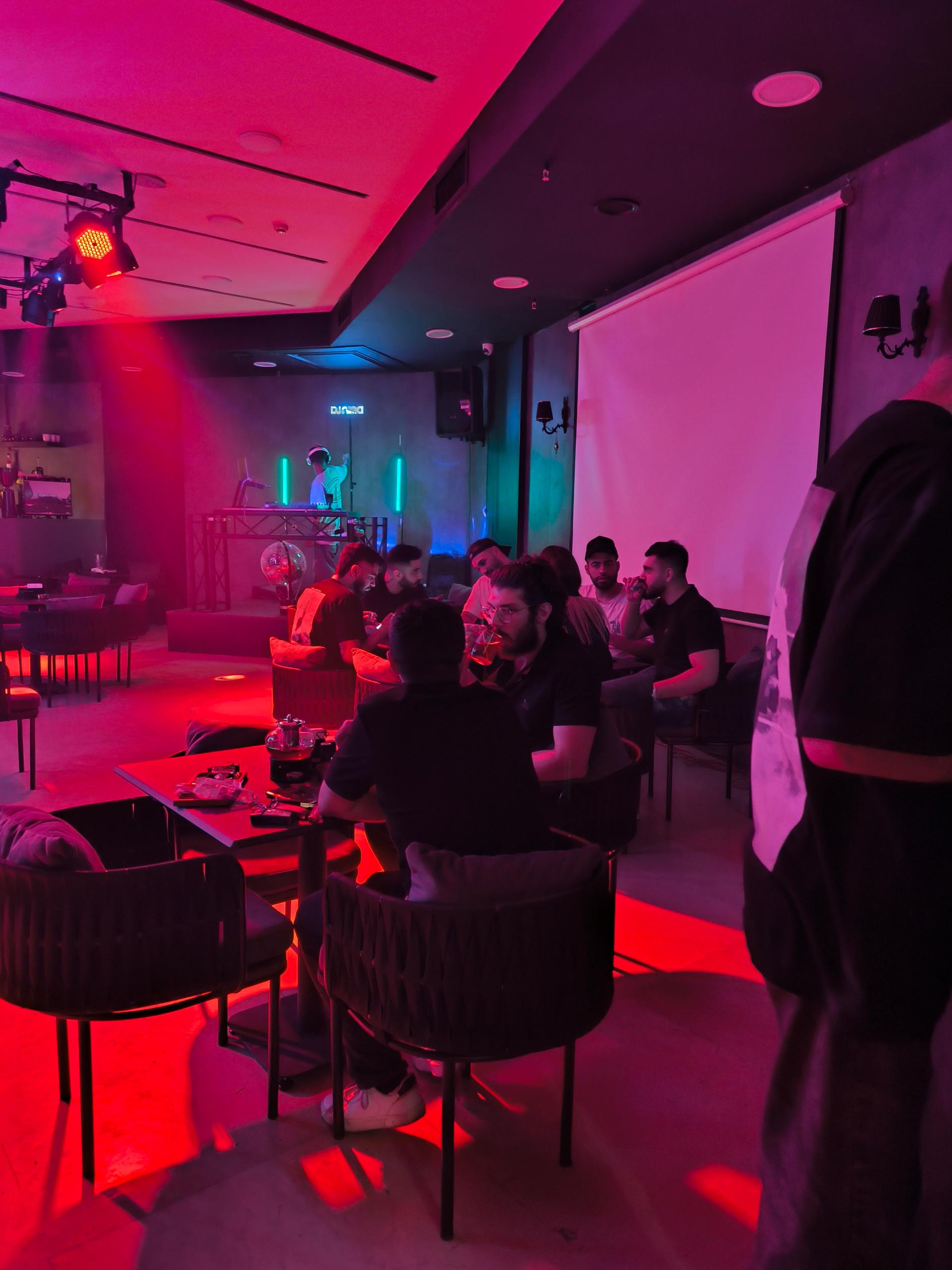 عکس کافه نایت 