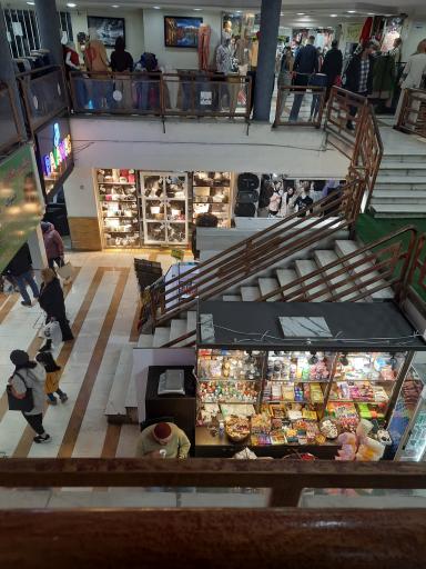 عکس بازار سنتی ستارخان فاز یک