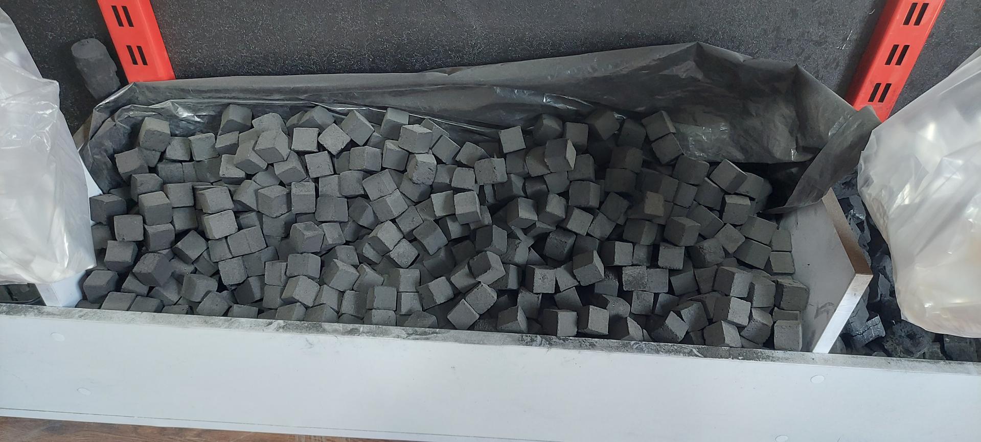 عکس دخانیات آقای نیکوتین