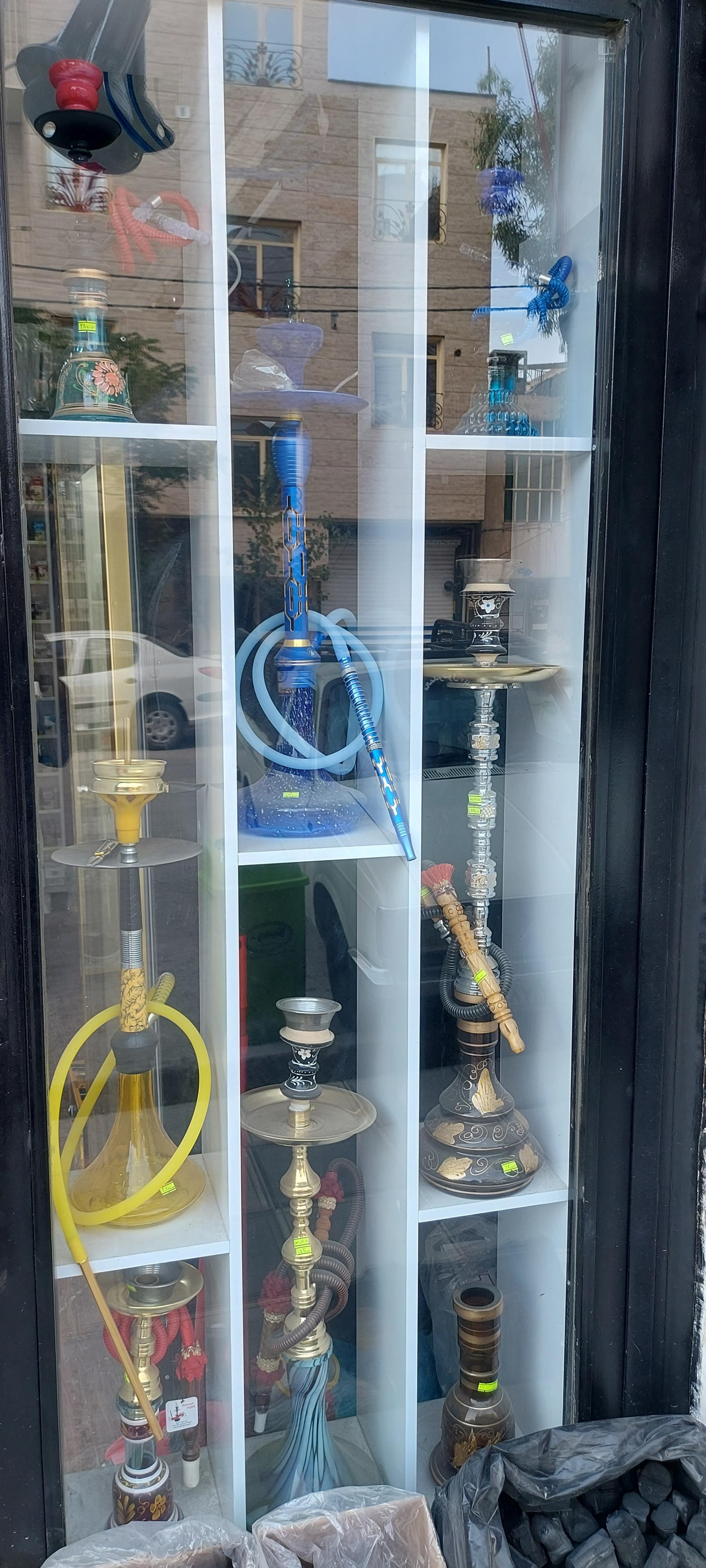 عکس دخانیات آقای نیکوتین