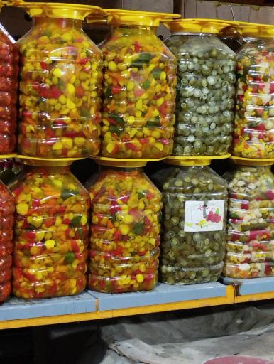 عکس پخش خیار شور و ترشیجات سرمدی