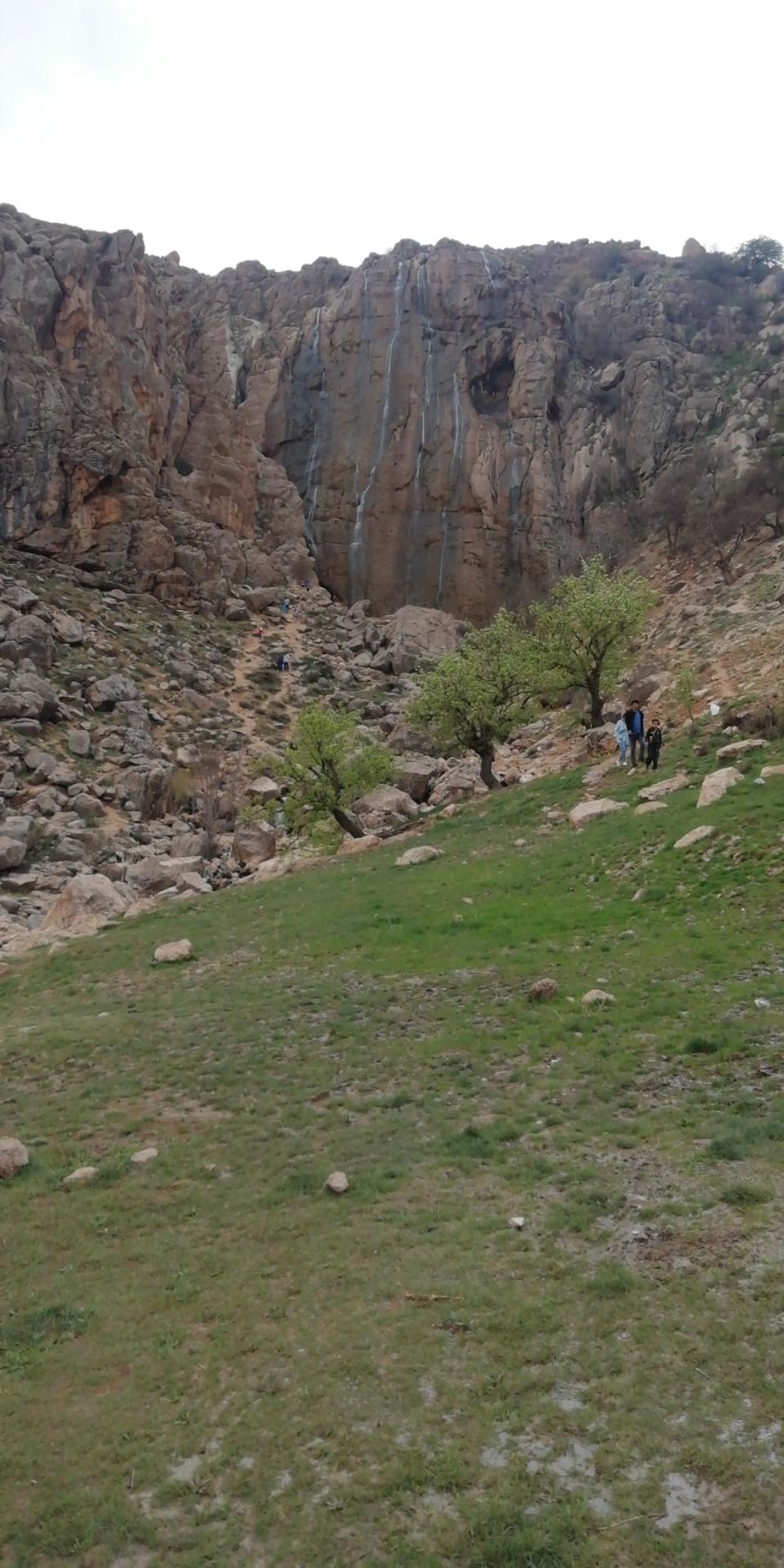 عکس آبشار ده چشمه