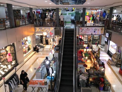 عکس بازار سنتی ستارخان فاز یک