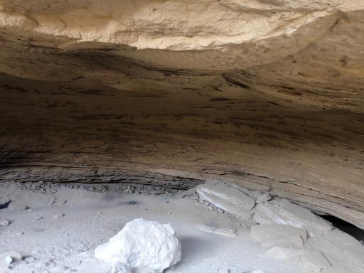 عکس غارهای سه گانه و معبد بان مسیتی