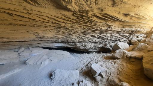 عکس غارهای سه گانه و معبد بان مسیتی