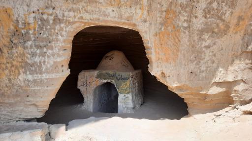 عکس غارهای سه گانه و معبد بان مسیتی