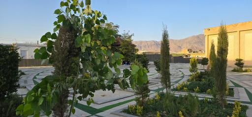 عکس آرامگاه پروفسور حسابی