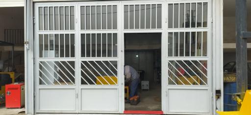 عکس تعمیرگاه لیفتراک پاکدل