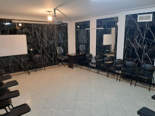 عکس آموزشگاه سینمایی کوروش