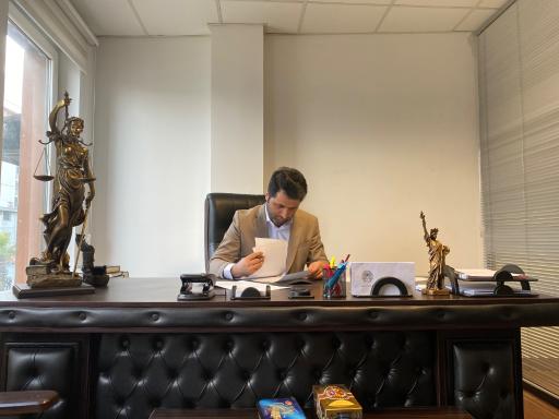 عکس دفتر وکیل علی نیک کار