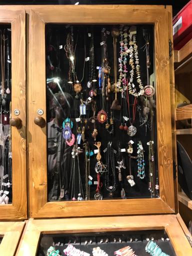 عکس کتابفروشی حوض نقره