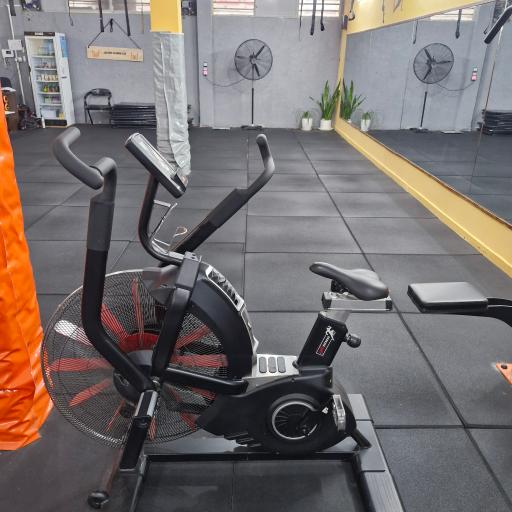 عکس باشگاه ورزشی کارما ویژه بانوان