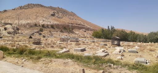 عکس آرامستان قدیمی گهرو