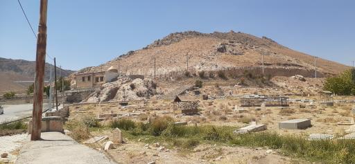 عکس آرامستان قدیمی گهرو