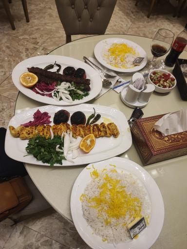 عکس تالار رستوران حاج رحیم