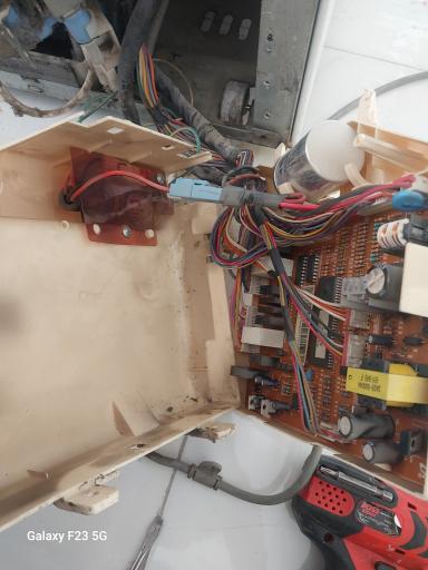 عکس تعمیرات یخچال فریزر  رضا عارف