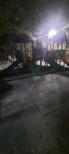 عکس زمین بازی کودکان