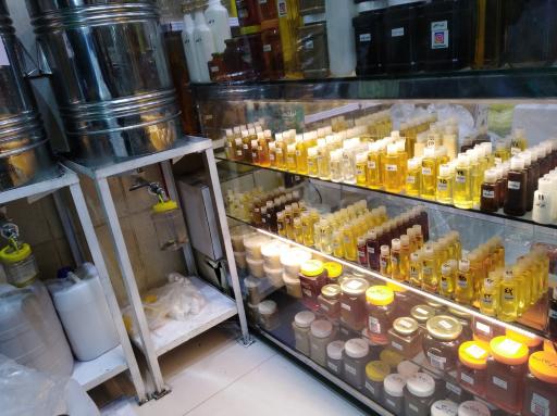 عکس روغن گیری کنجد و بادام زمینی