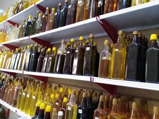 عکس روغن گیری کنجد و بادام زمینی