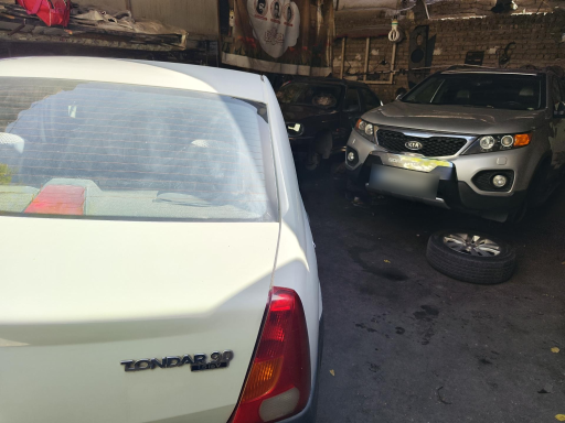 عکس خدمات فنی اتومبیل امیر