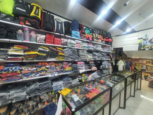 عکس لوازم ورزشی سرخ‌ آبی