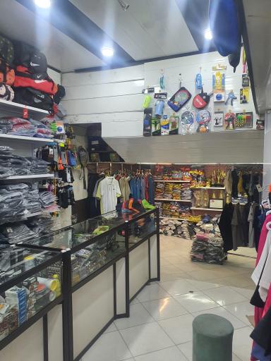 عکس لوازم ورزشی سرخ‌ آبی