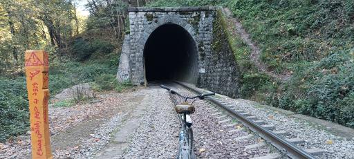 عکس تونل راه‌آهن زیولا