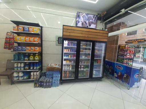 عکس فروشگاه مواد غذایی و بهداشتی گلدن مارکت