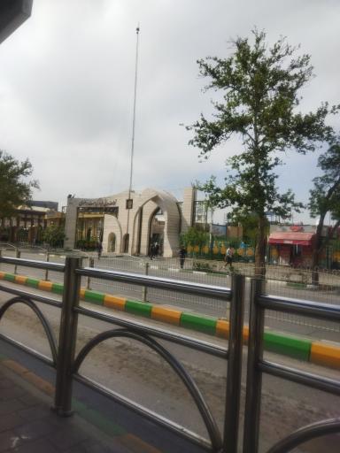 عکس درب ورودی مجتمع ورزشی آستان قدس