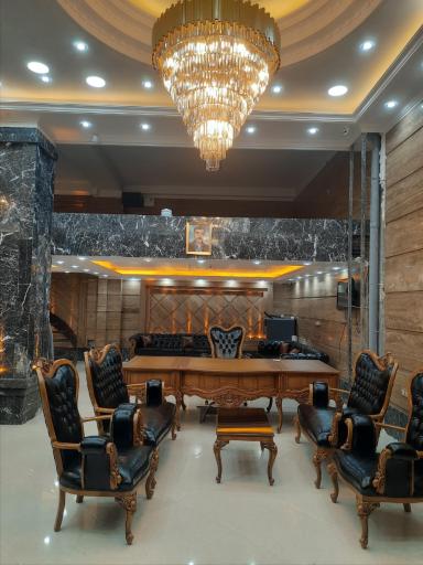 عکس مشاور املاک پدر