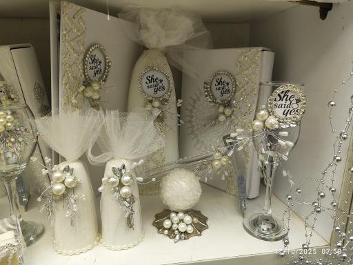 لوازم بله برون و بادکنک آرایی بلوبالونز