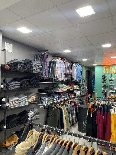 عکس مرکز خرید آقایان آستین