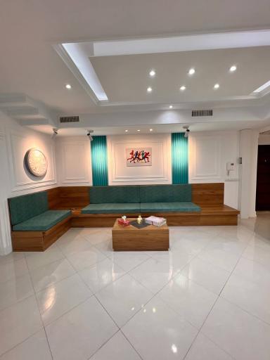 عکس پزشکی ورزشی و بازتوانی شاهین