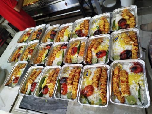 عکس تهیه غذای ترنج