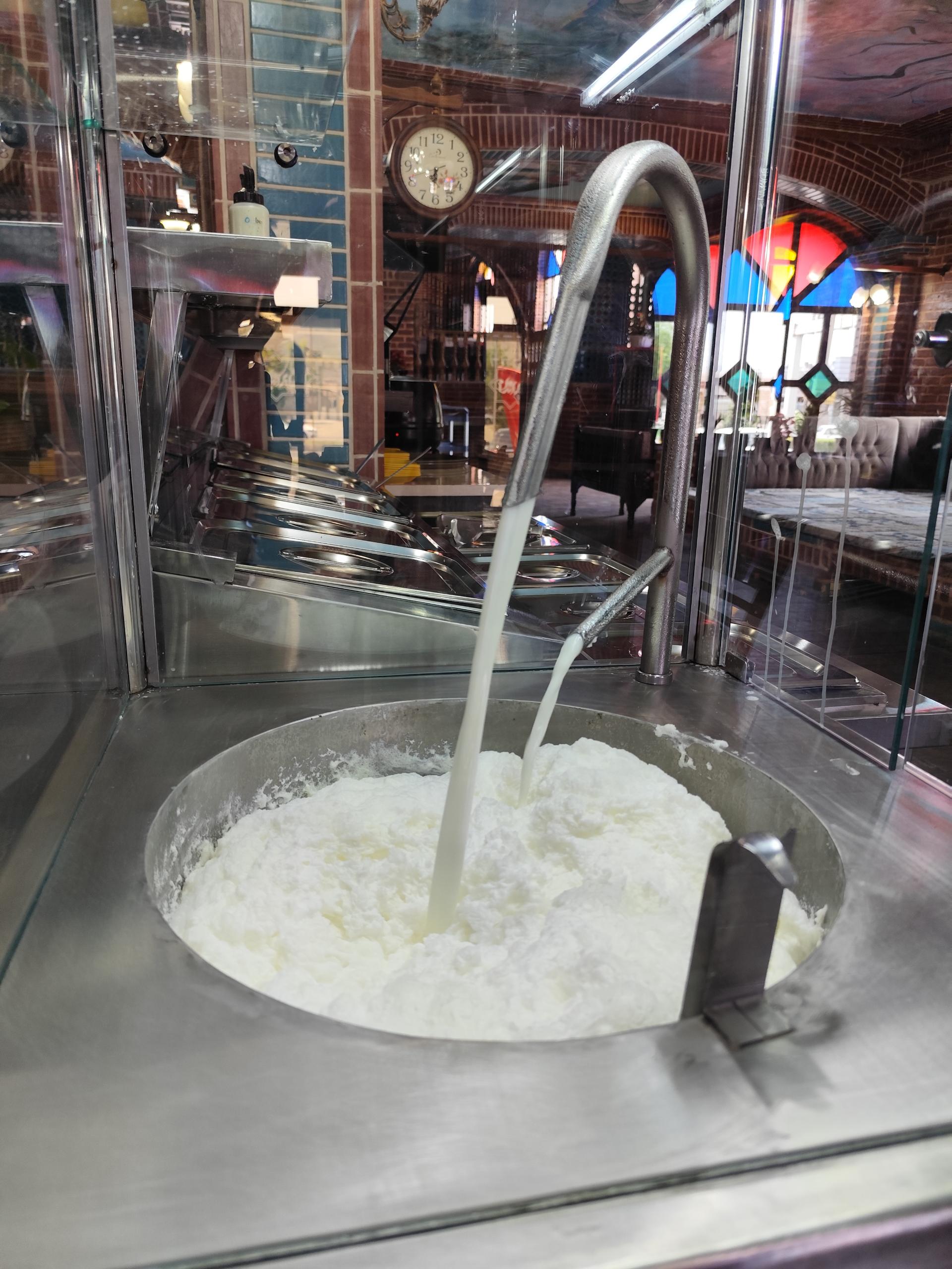 عکس  رستوران  و سفره خانه سنتی ایرانیان