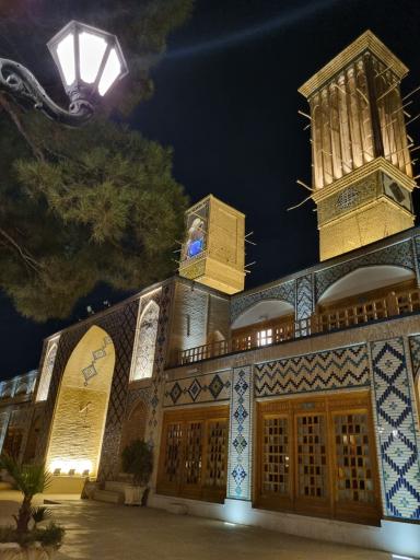 هتل کاروانیکا