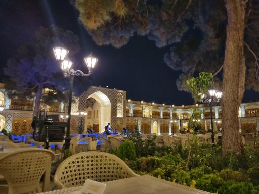 هتل کاروانیکا