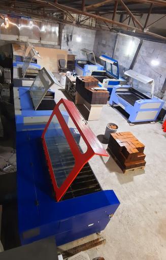 عکس کارگاه برش لیزر نریمان