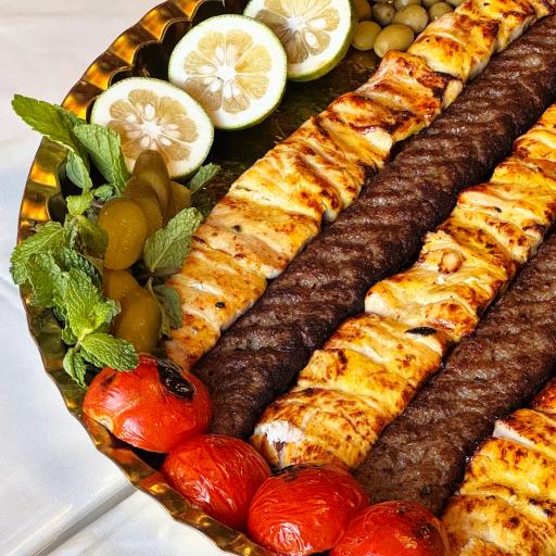 عکس  رستوران  و سفره خانه سنتی ایرانیان