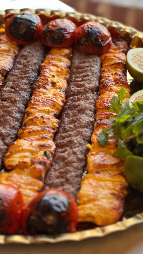 عکس  رستوران  و سفره خانه سنتی ایرانیان