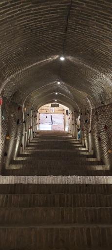 عکس مجموعه زیرزمینی دروازه مهریز