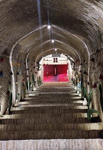 عکس مجموعه زیرزمینی دروازه مهریز