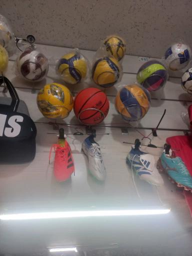 عکس لوازم ورزشی تختی